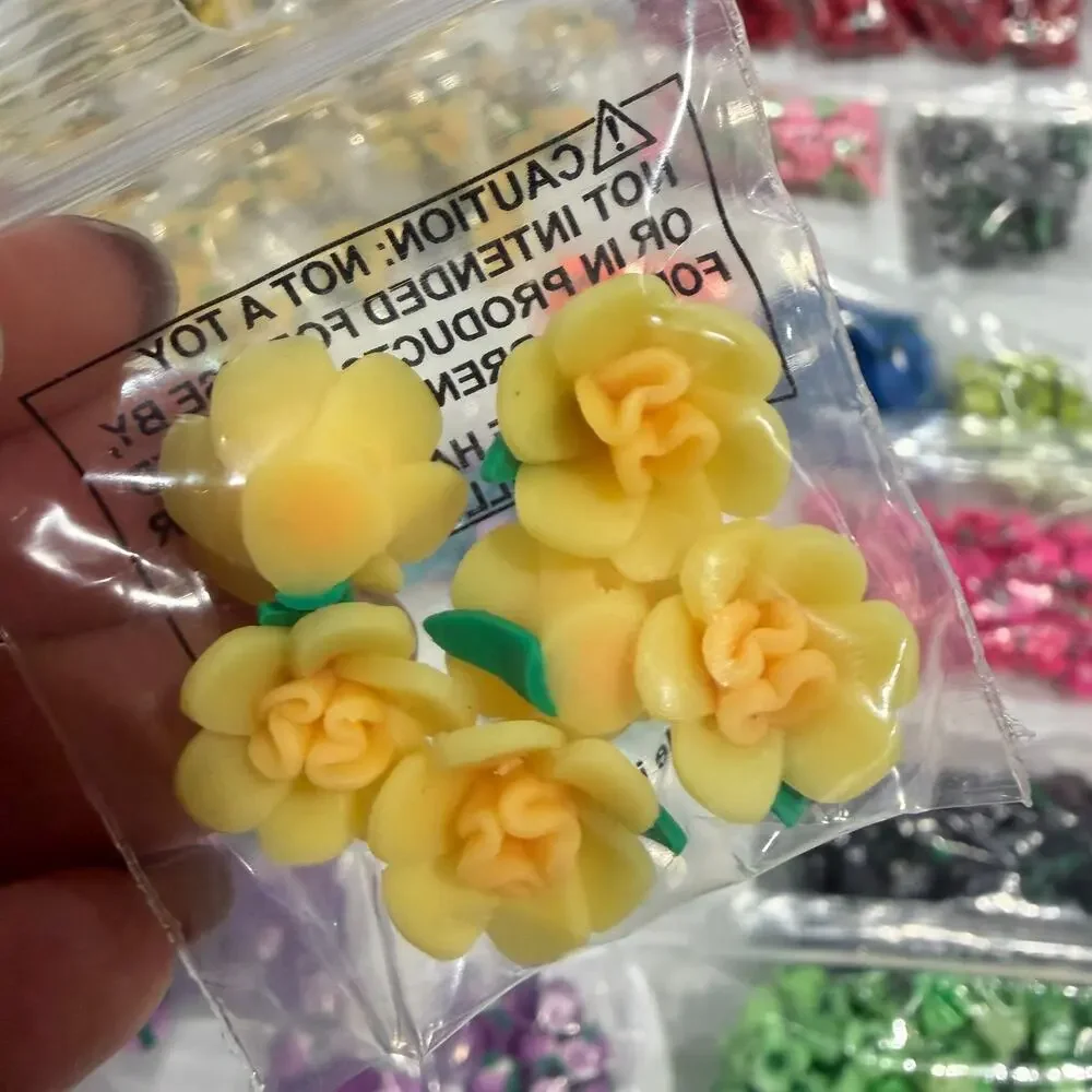 HUGE Lot of 1,925 Pcs of 10mm-20mm Mixed Polymer Clay Flower Loose Craft Beads
